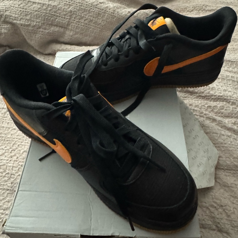 Nike Air Force 1 LV8 Black and Orange Sneakers Brand New 🔥
